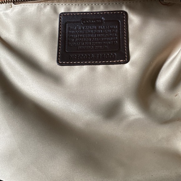 Coach satchel satin stripes beautiful colors zipped clousure - Picture 4 of 7